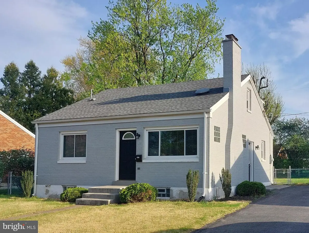 5021 Virginia Ave, Harrisburg, PA 17109 - #1