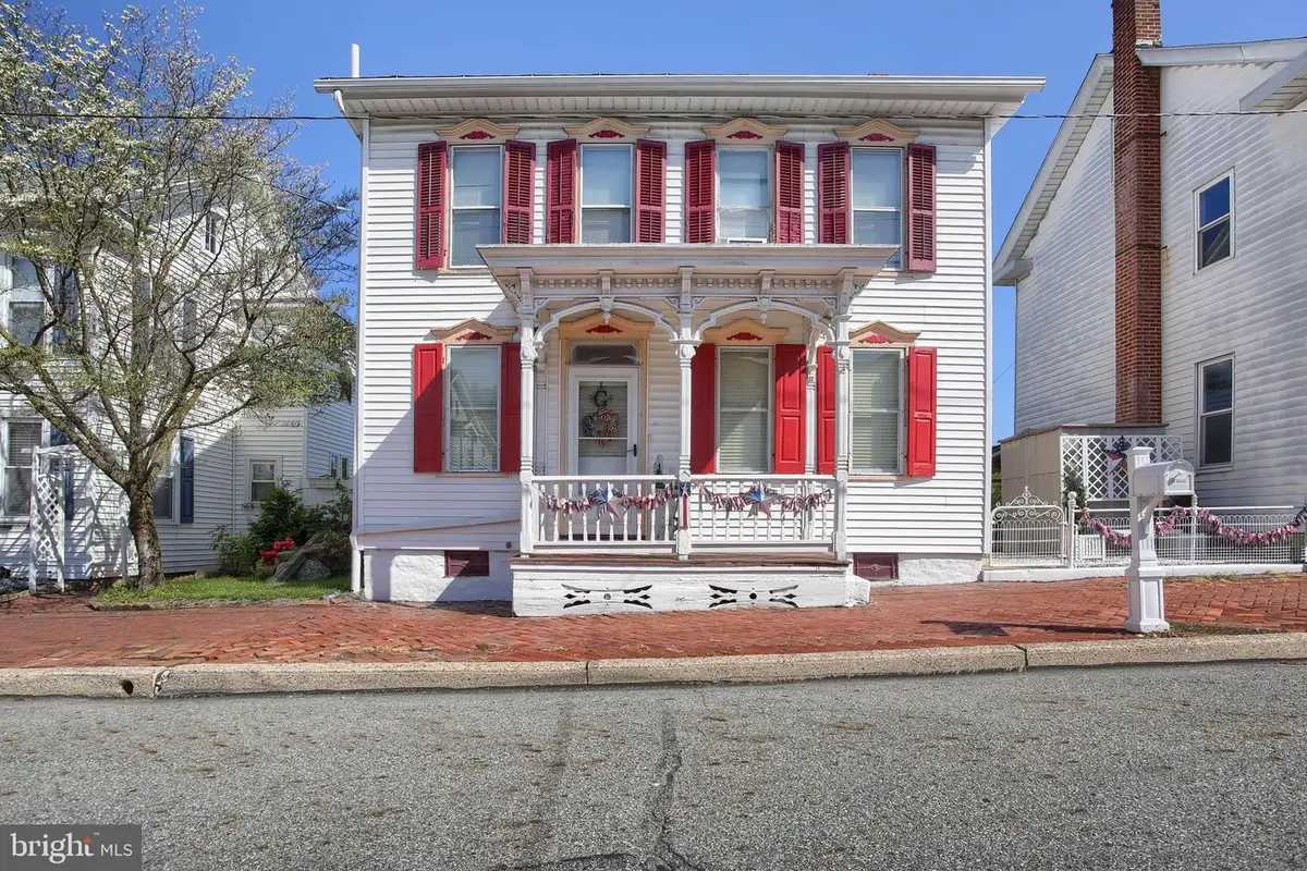 229 W Main St, Elizabethville, PA 17023 - #1