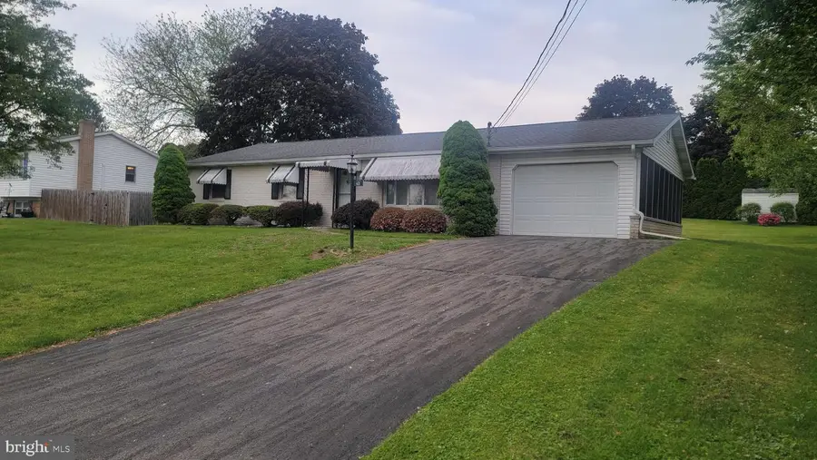 421 N. 3rd St, Halifax, PA 17032 - #3