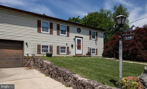 124 Evergreen St, HUMMELSTOWN, PA 17036