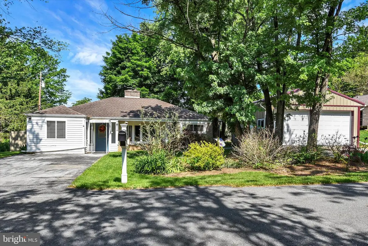 918 Elm Ave, Harrisburg, PA 17112 - #1