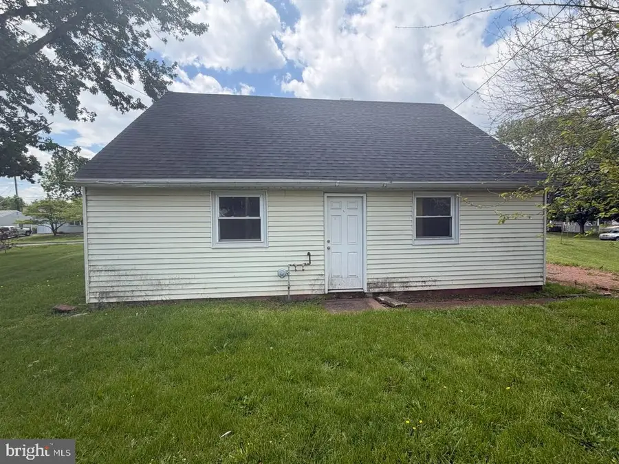1058 N Pine St, Middletown, PA 17057 - #2