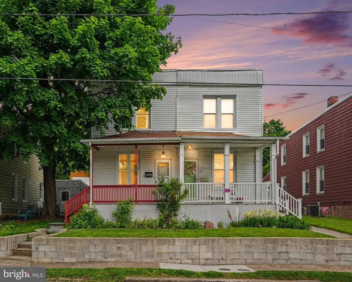 6728 Huntingdon St, Harrisburg, PA 17111 - #1