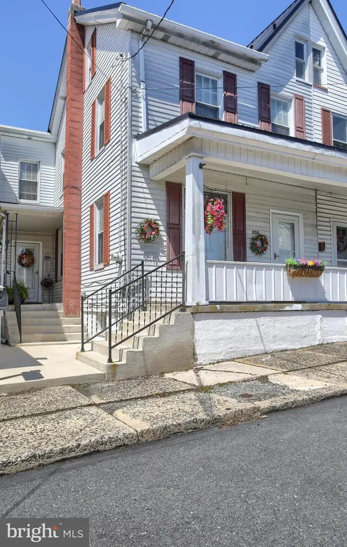 208 East St, Williamstown, PA 17098 - #3