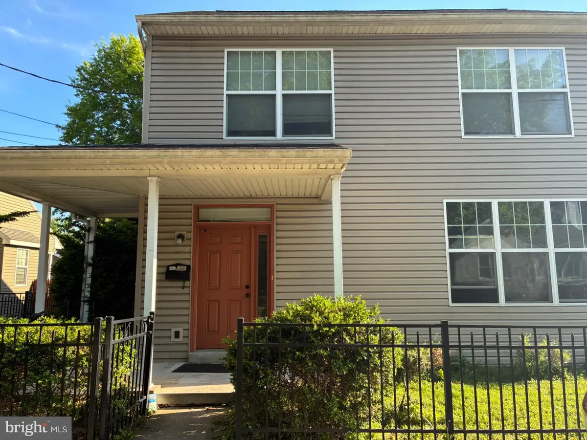 415 Market St, Highspire, PA 17034 - #1