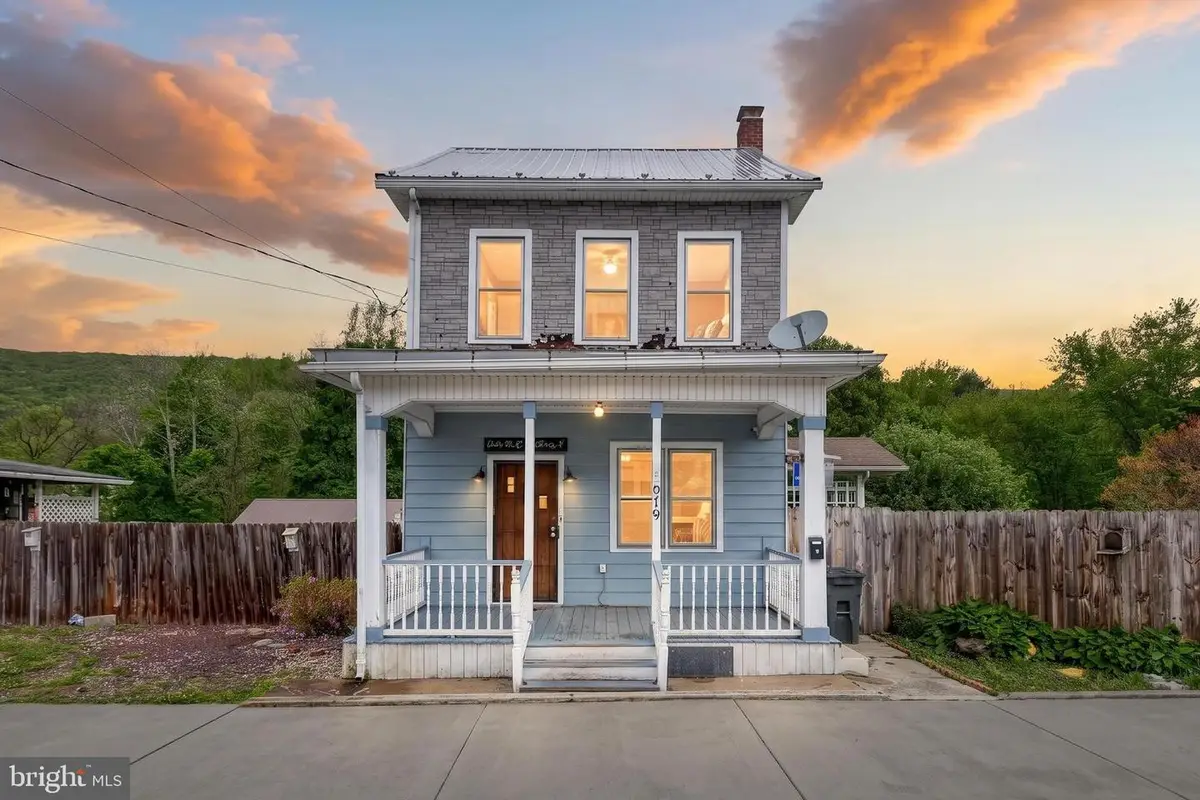 619 North St, Lykens, PA 17048 - #1