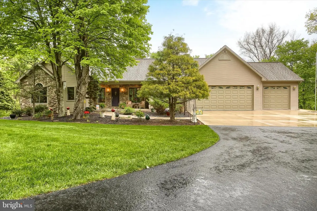 416 Mehaffie Ln, Harrisburg, PA 17112 - #1