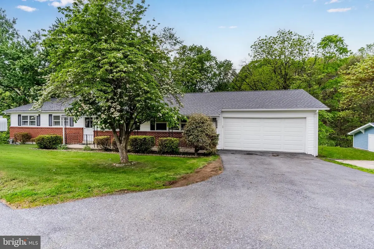2228 Kohn Rd, Harrisburg, PA 17110 - #1