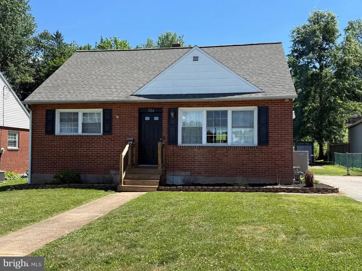 326 E Roosevelt Ave, Middletown, PA 17057 - #1