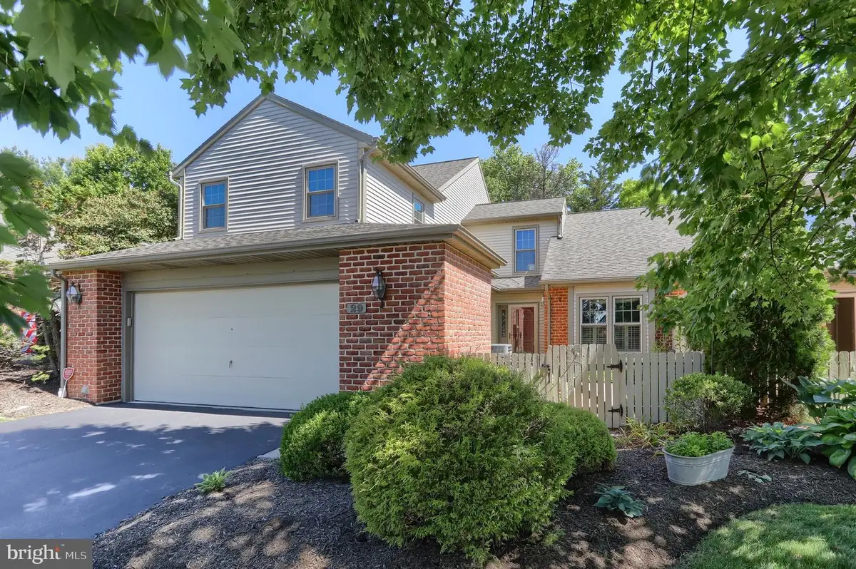 29 Cambridge Dr, Hershey, PA 17033 - #1