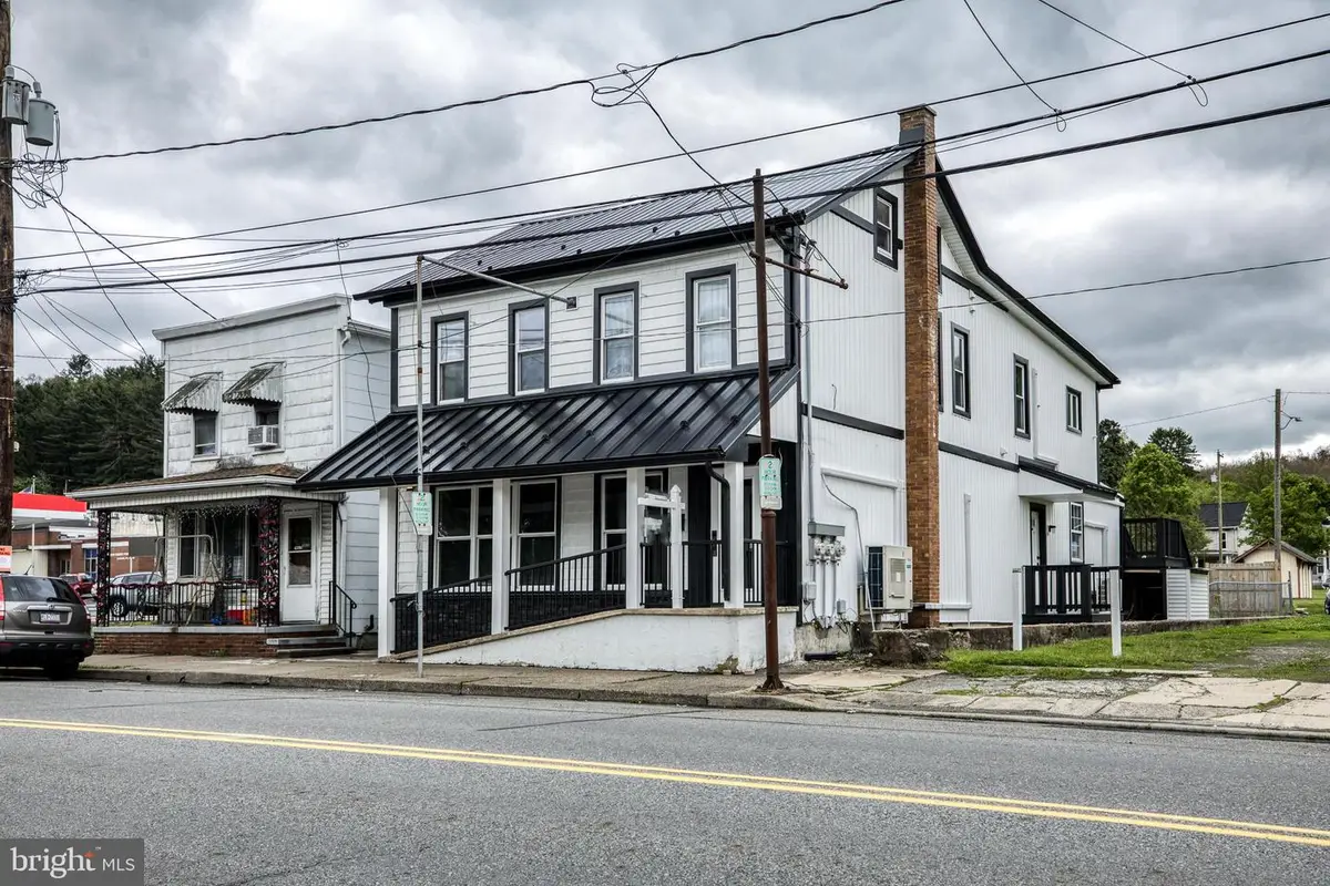 632 Main St, Lykens, PA 17048 - #1