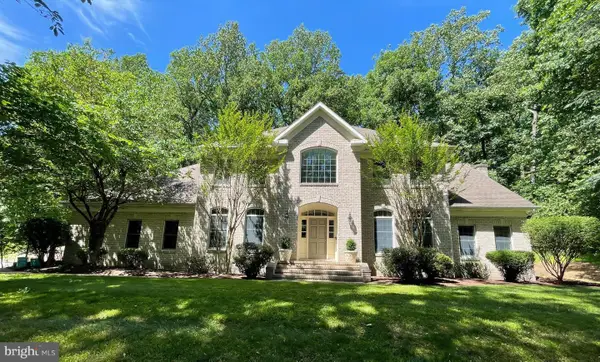 1071 Knoll Dr, HUMMELSTOWN, PA 17036