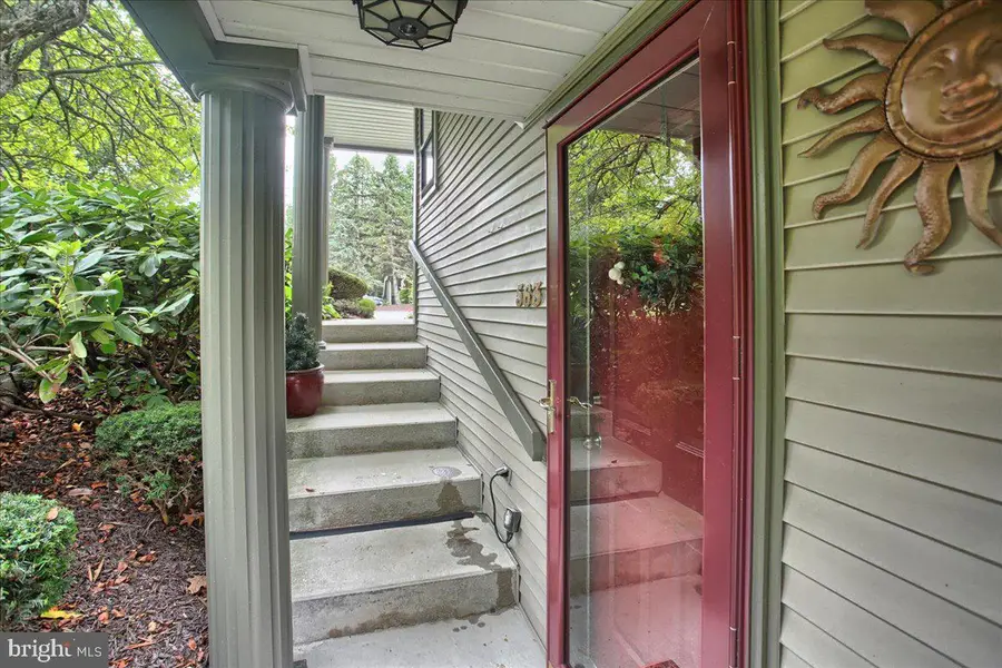 563 Roslaire Dr, Hummelstown, PA 17036 - #2