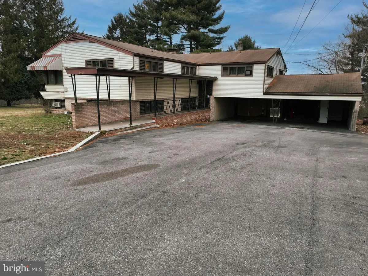 6000 Chambers Hill Rd, Harrisburg, PA 17111 - #1
