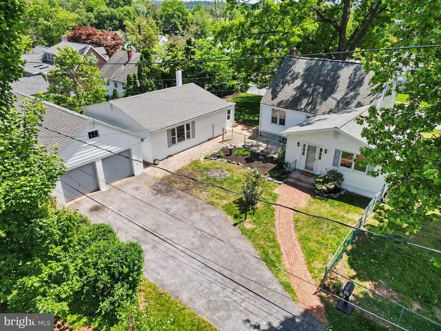 105 Oak Hill Dr, Middletown, PA 17057 - #2