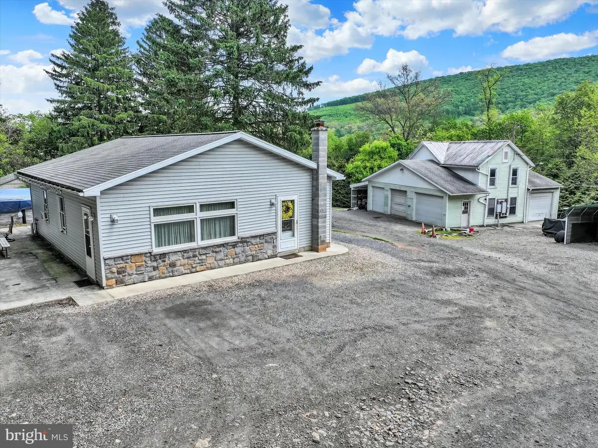 239 Hill St, Lykens, PA 17048 - #1