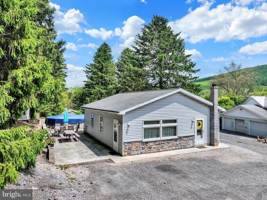 239 Hill St, Lykens, PA 17048 - #3