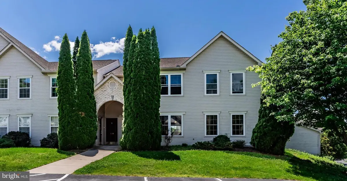 128 Hiddenwood Dr, Harrisburg, PA 17110 - #1