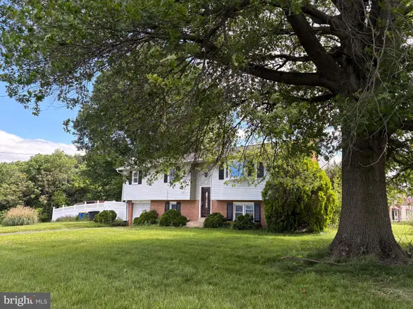 479 Sue Dr, HUMMELSTOWN, PA 17036