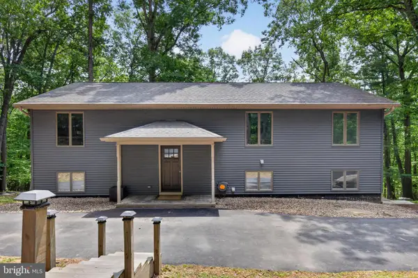 141 Huckleberry Ln, HARRISBURG, PA 17112