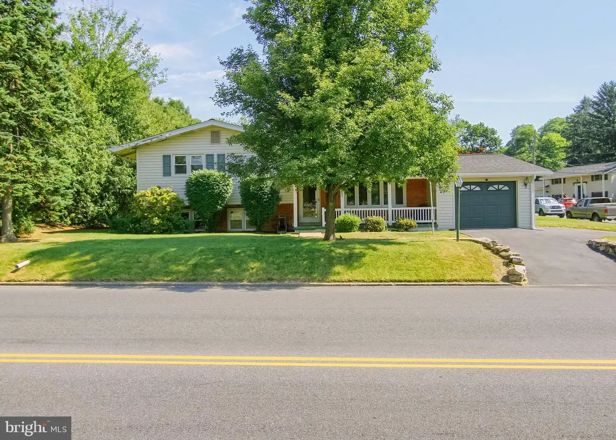 4209 Valley Rd, Harrisburg, PA 17112 - #1