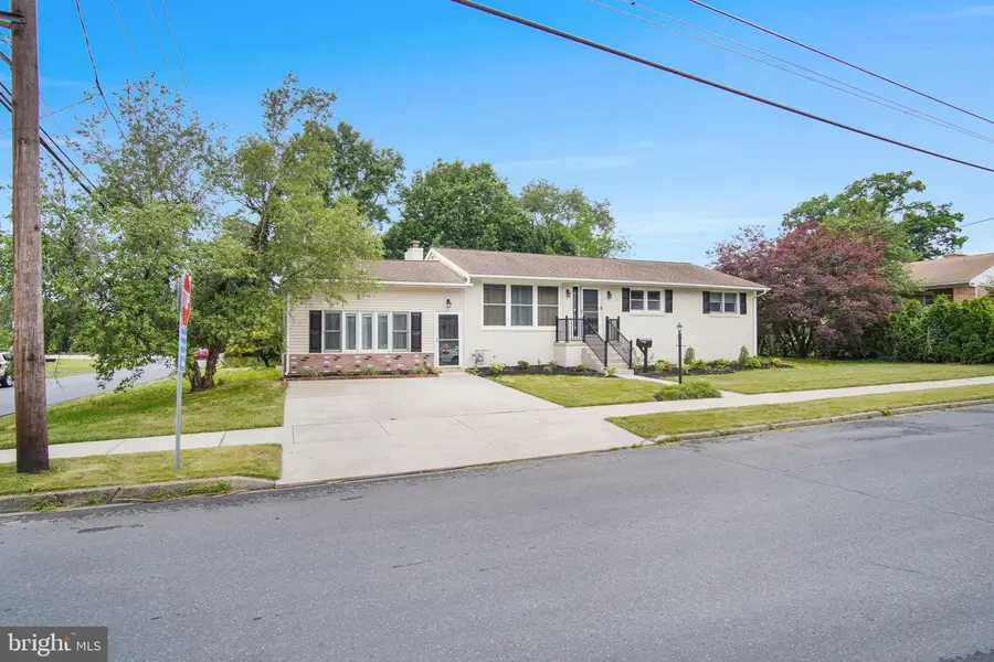 705 Shield St, Harrisburg, PA 17109 - #2