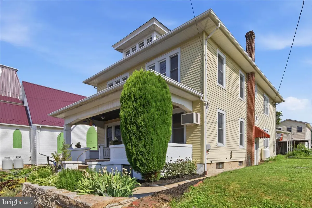 274 Moore St, Millersburg, PA 17061 - #1