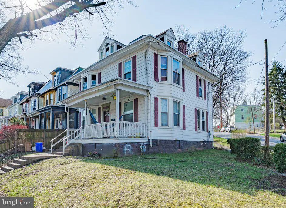 2001 Derry St, Harrisburg, PA 17104 - #1