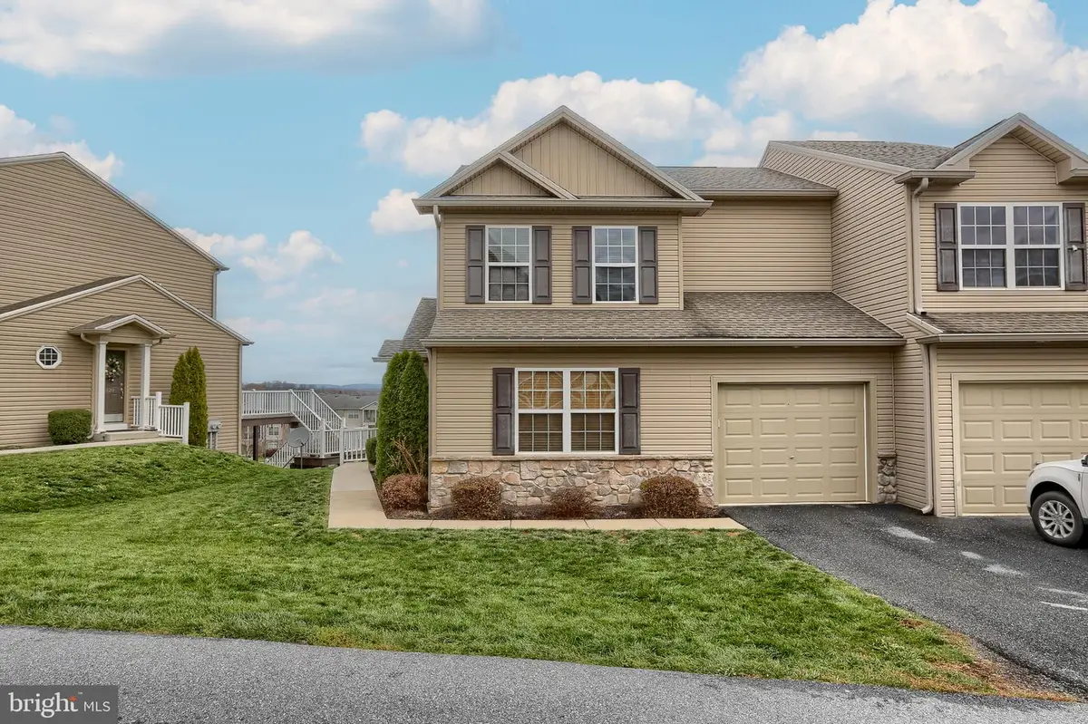 8430 Hamilton St, Hummelstown, PA 17036 - #1
