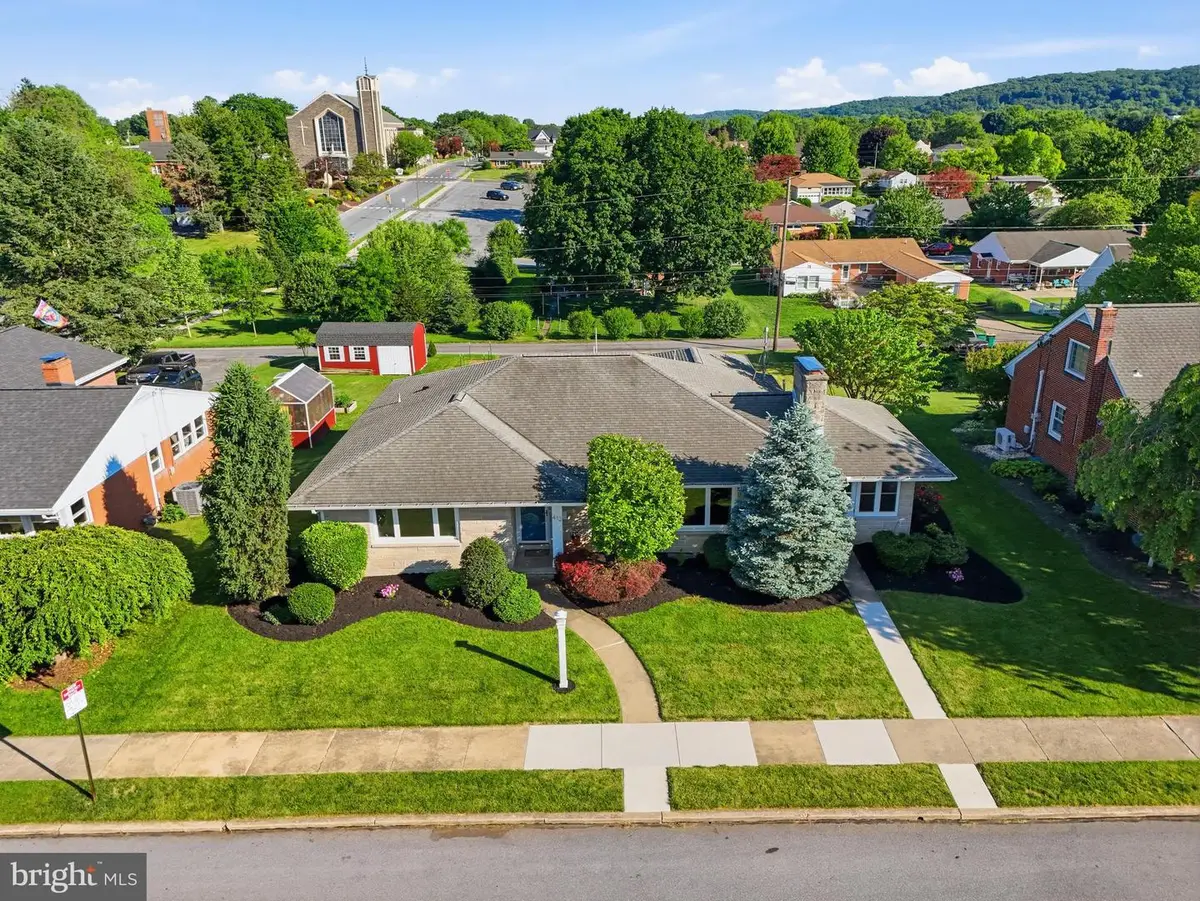 412 W Caracas Ave, Hershey, PA 17033 - #1