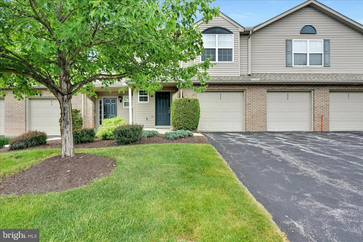 235 Thrush Dr, Hummelstown, PA 17036 - #1