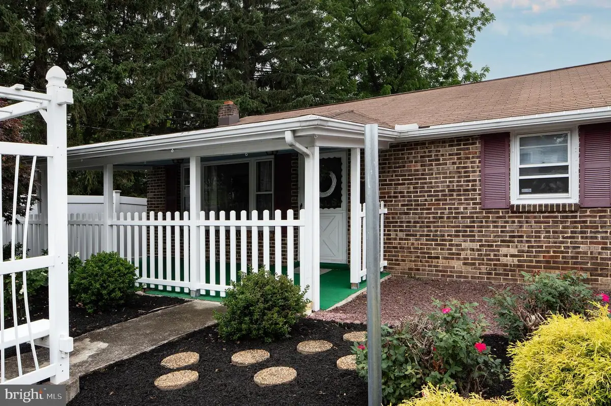 831 Main St, Harrisburg, PA 17113 - #1