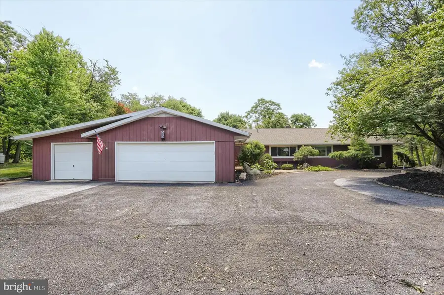4225 Orchard Hill Rd, Harrisburg, PA 17110 - #3