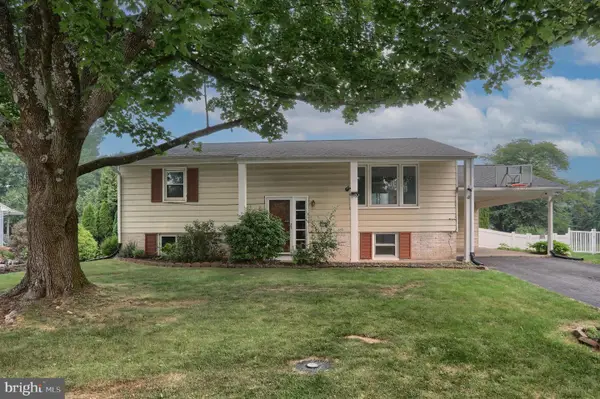 1132 Cornell Dr, HUMMELSTOWN, PA 17036