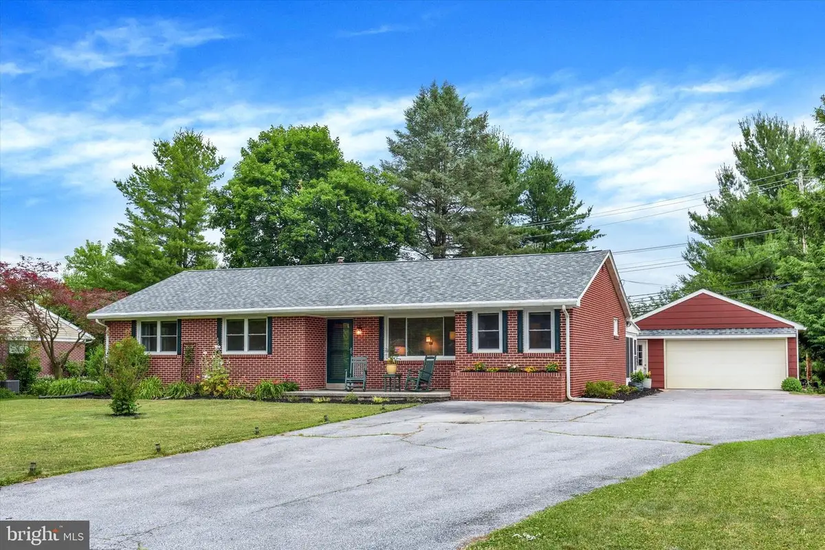 225 E Glenn Rd, Hershey, PA 17033 - #1