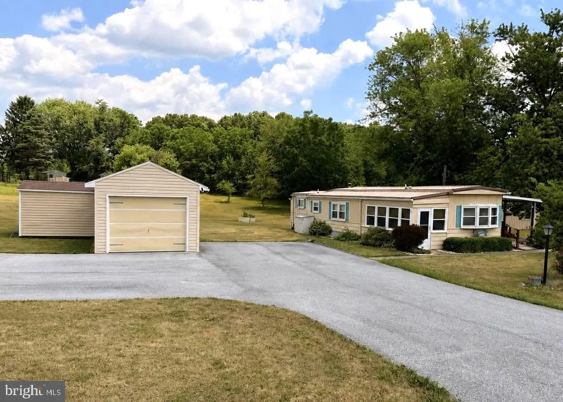 390 N Crawford Rd, Grantville, PA 17028 - #1