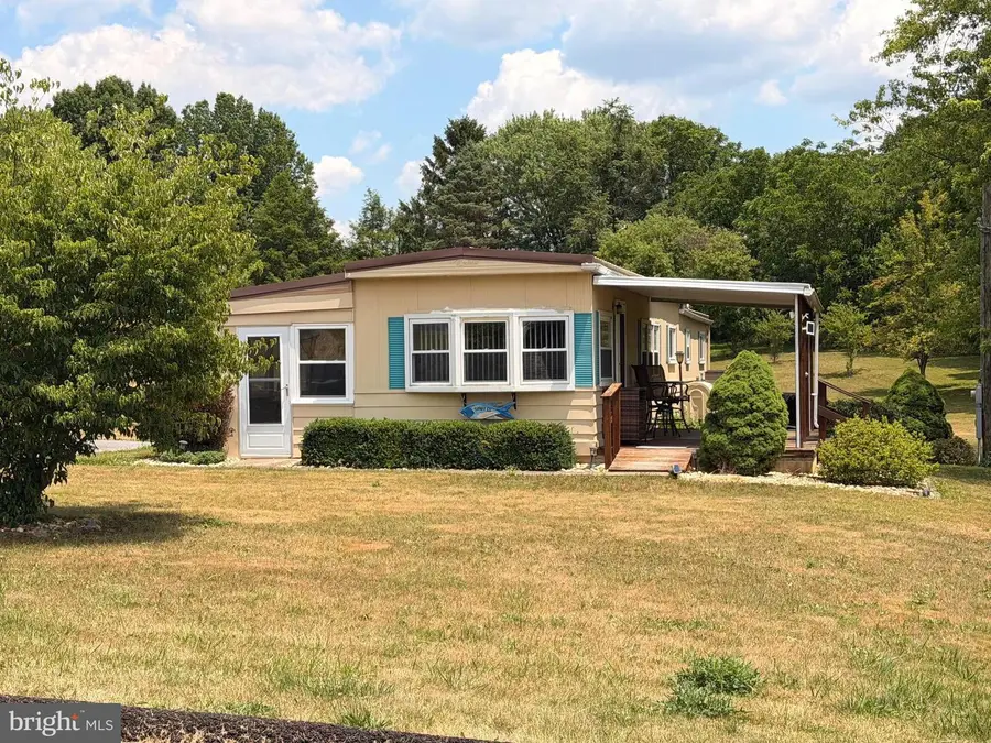 390 N Crawford Rd, Grantville, PA 17028 - #3