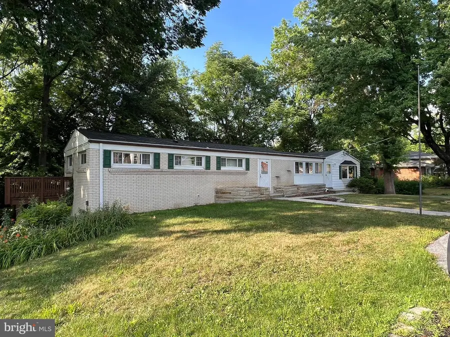 5136 Sunset Dr, Harrisburg, PA 17112 - #2