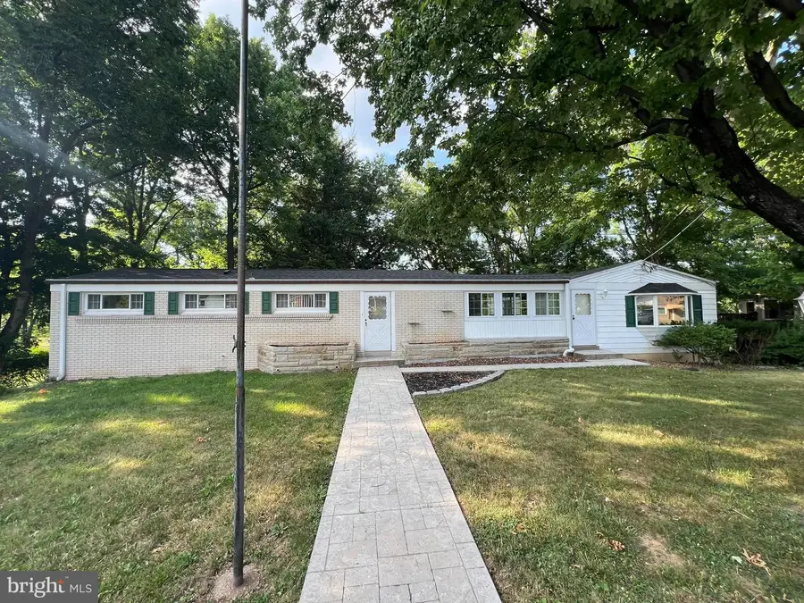 5136 Sunset Dr, Harrisburg, PA 17112 - #3