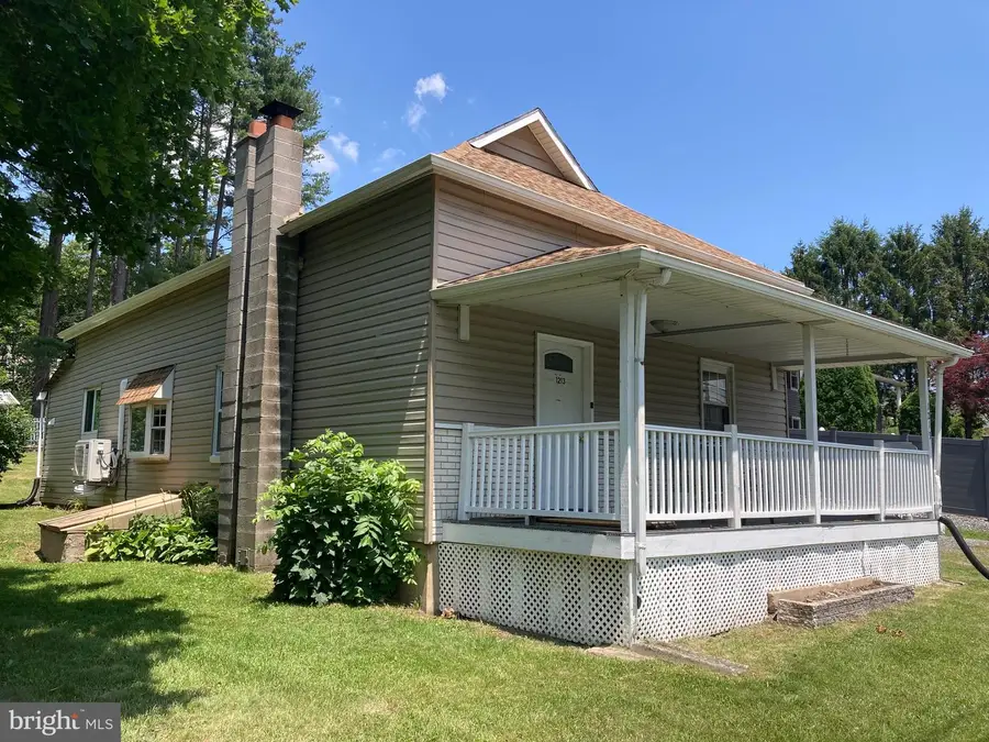 1213 W Market St, Williamstown, PA 17098 - #2