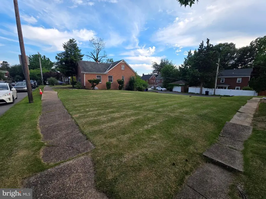 2414 Logan St, Harrisburg, PA 17110 - #3