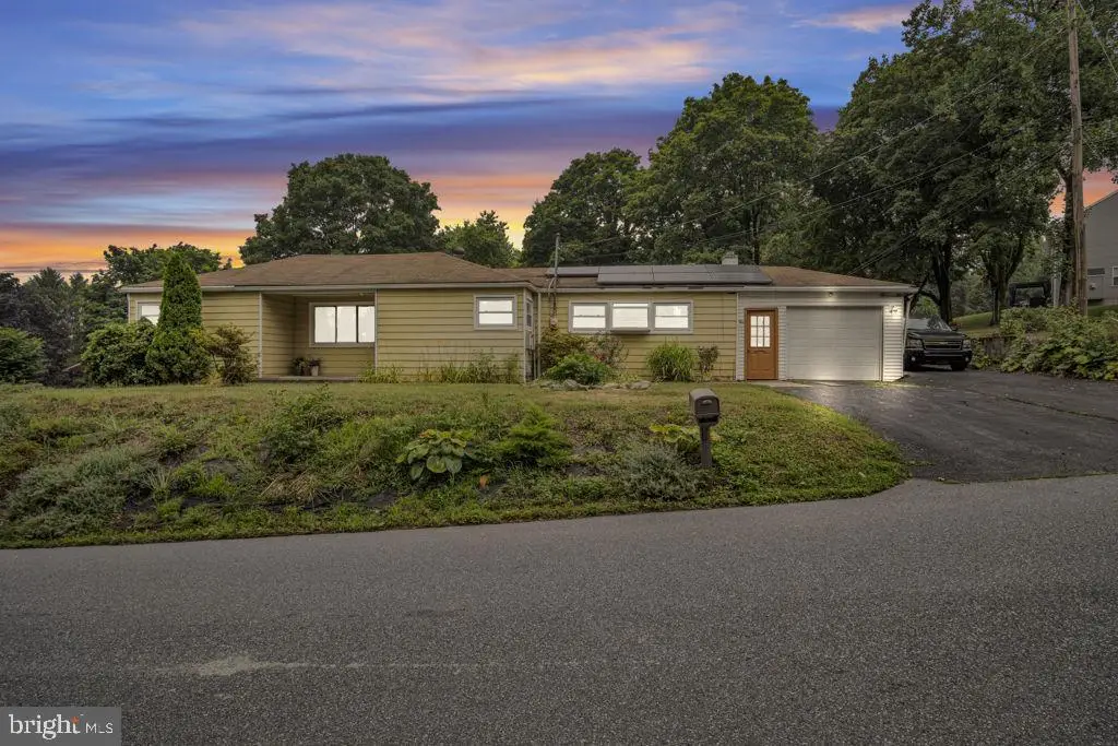 601 Gaynor Ln, Harrisburg, PA 17111 - #1