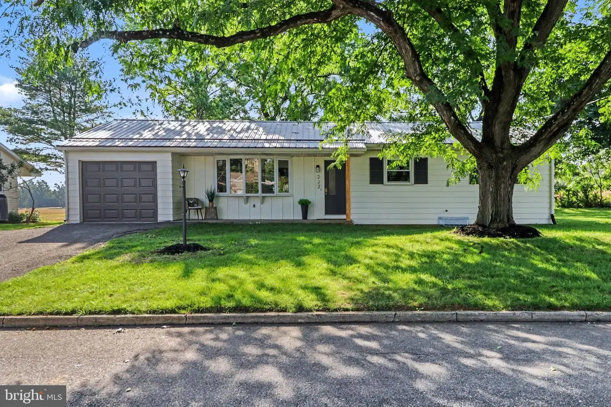 222 Robin Rd, Hershey, PA 17033 - #1
