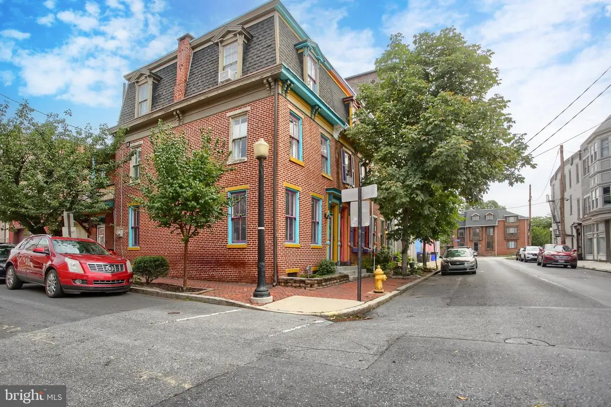268 Cumberland St, Harrisburg, PA 17102 - #1