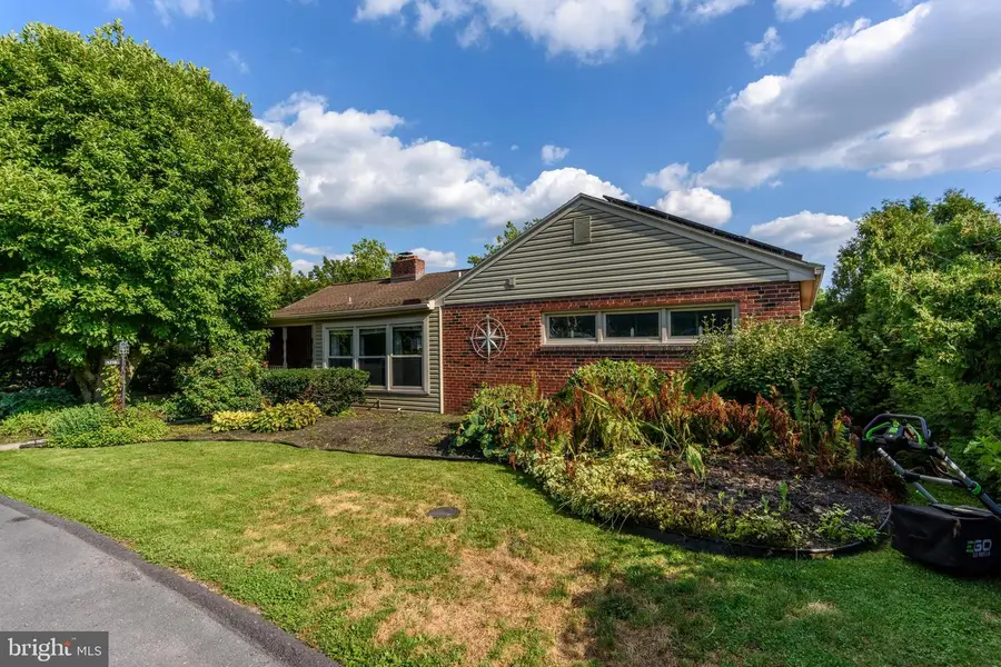 4216 Ridge Dr, Harrisburg, PA 17109 - #2