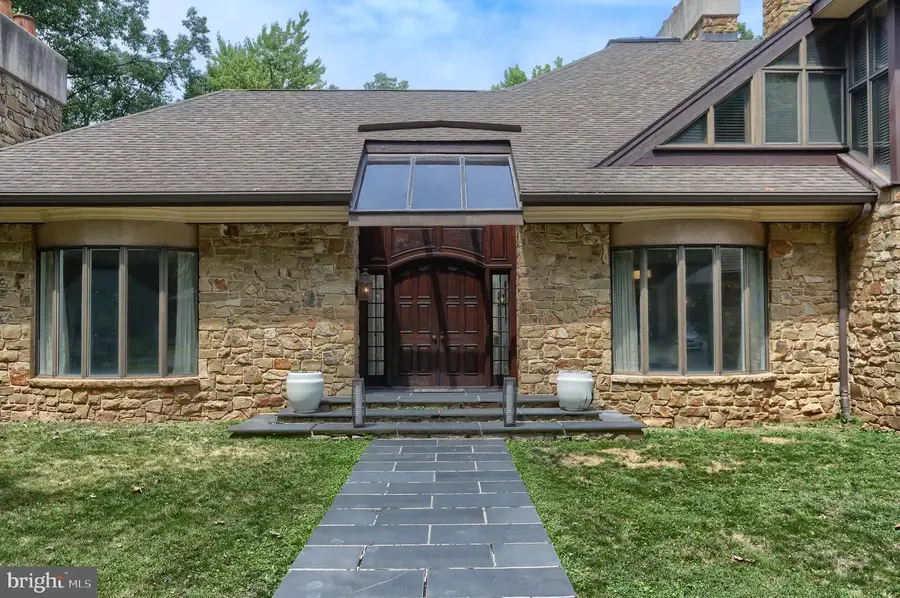 51 Hill Manor Dr, Hershey, PA 17033 - #2