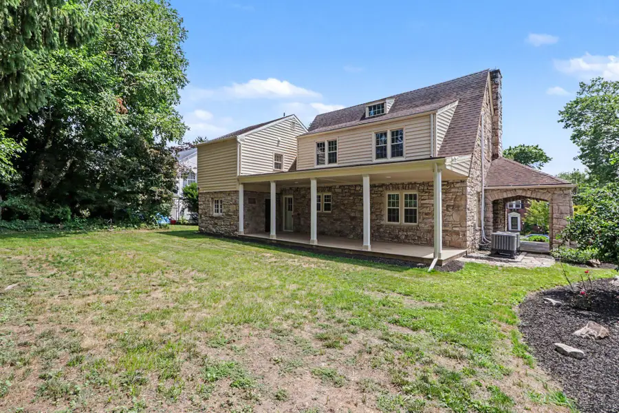 3614 Cloverfield Rd, Harrisburg, PA 17109 - #3