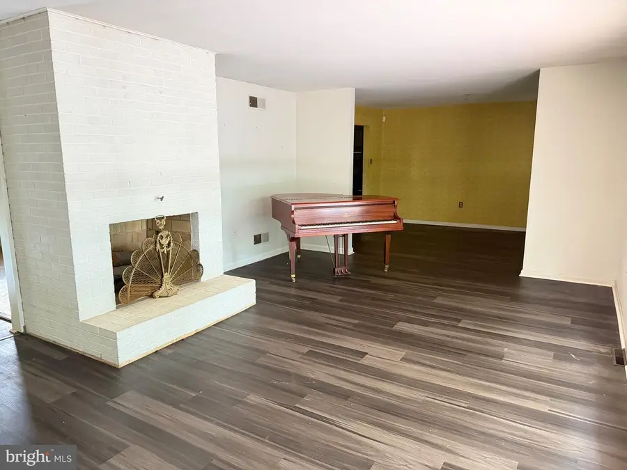 4005 Fargreen Rd, Harrisburg, PA 17110 - #3