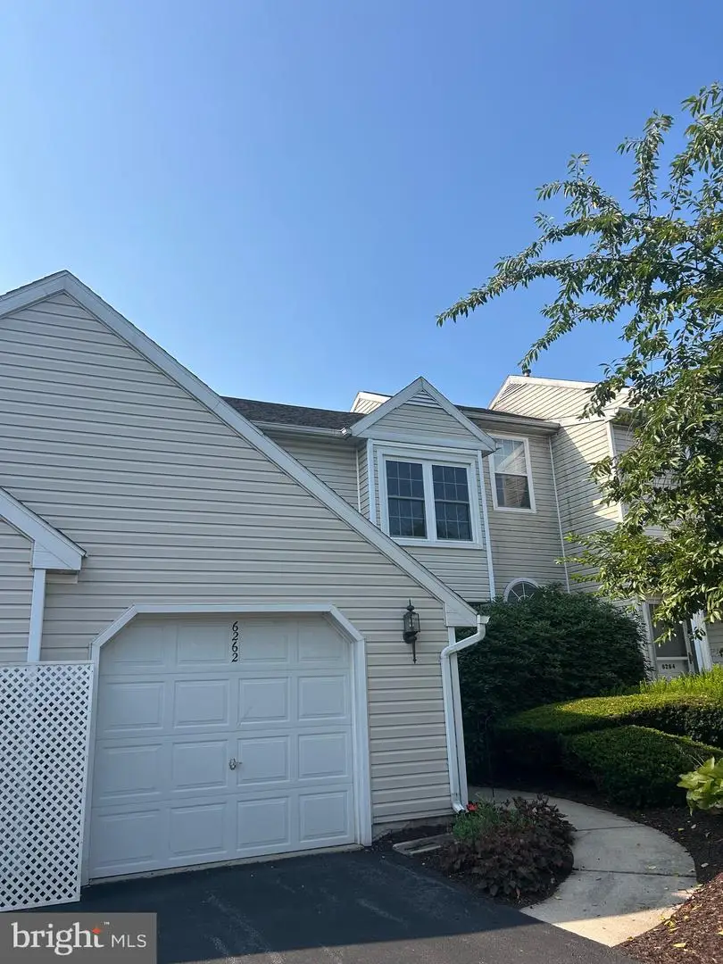 6262 Spring Knoll Dr, Harrisburg, PA 17111 - #1