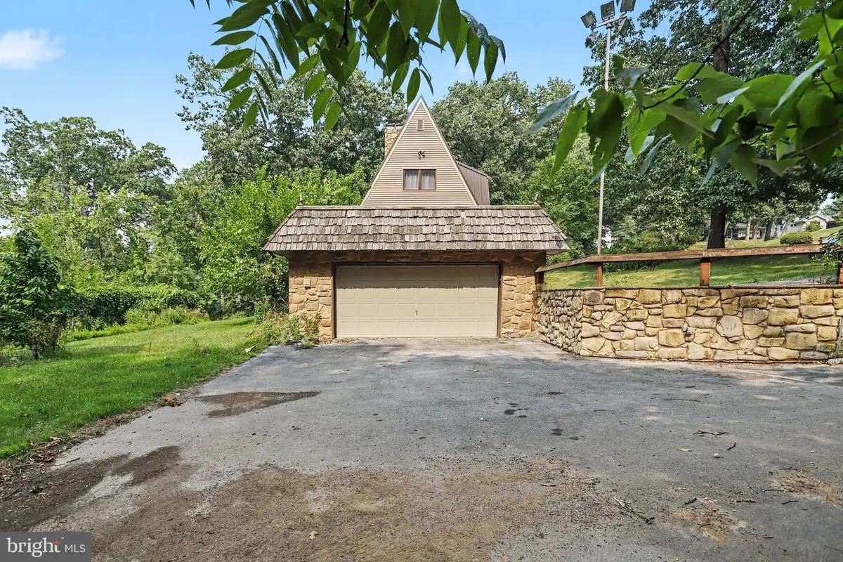 299 Mushroom Hill Rd, Harrisburg, PA 17111 - #1